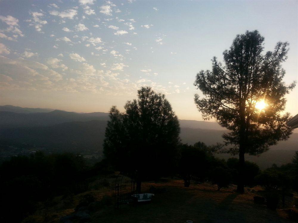 Yosemite Sierra View Bed & Breakfast Oakhurst Eksteriør bilde